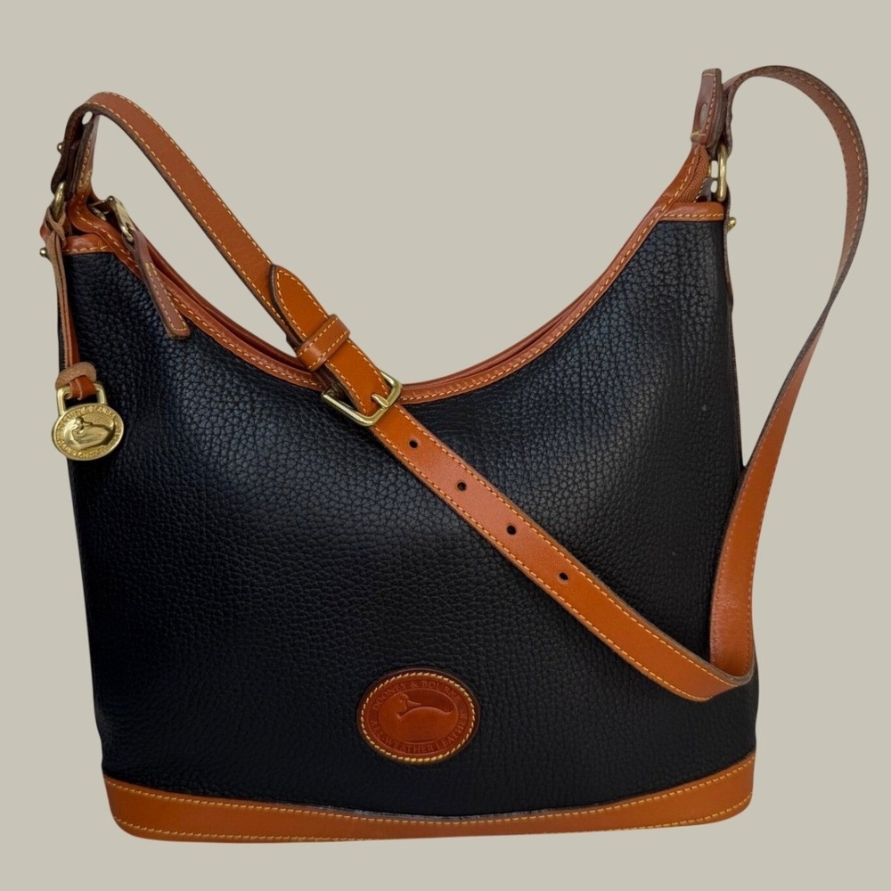 Vtg Dooney & Bourke All Weather Black Pebbled Leather Hobo Bucket Shoulder Bag